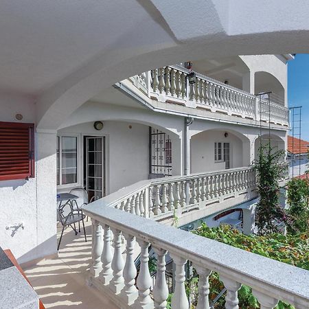 1 Bedroom Cozy Apartment In Crikvenica Bagian luar foto