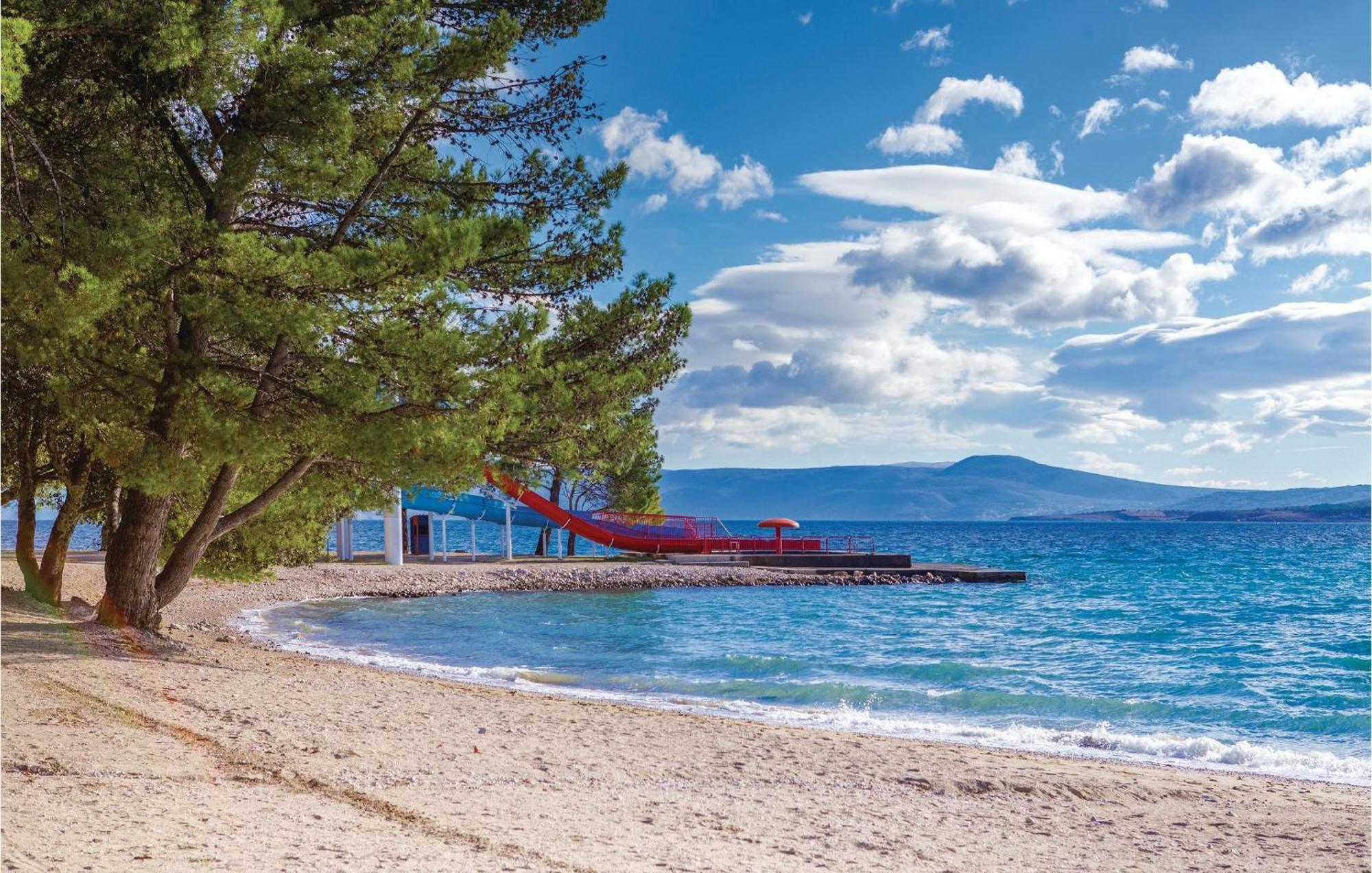 1 Bedroom Cozy Apartment In Crikvenica Bagian luar foto