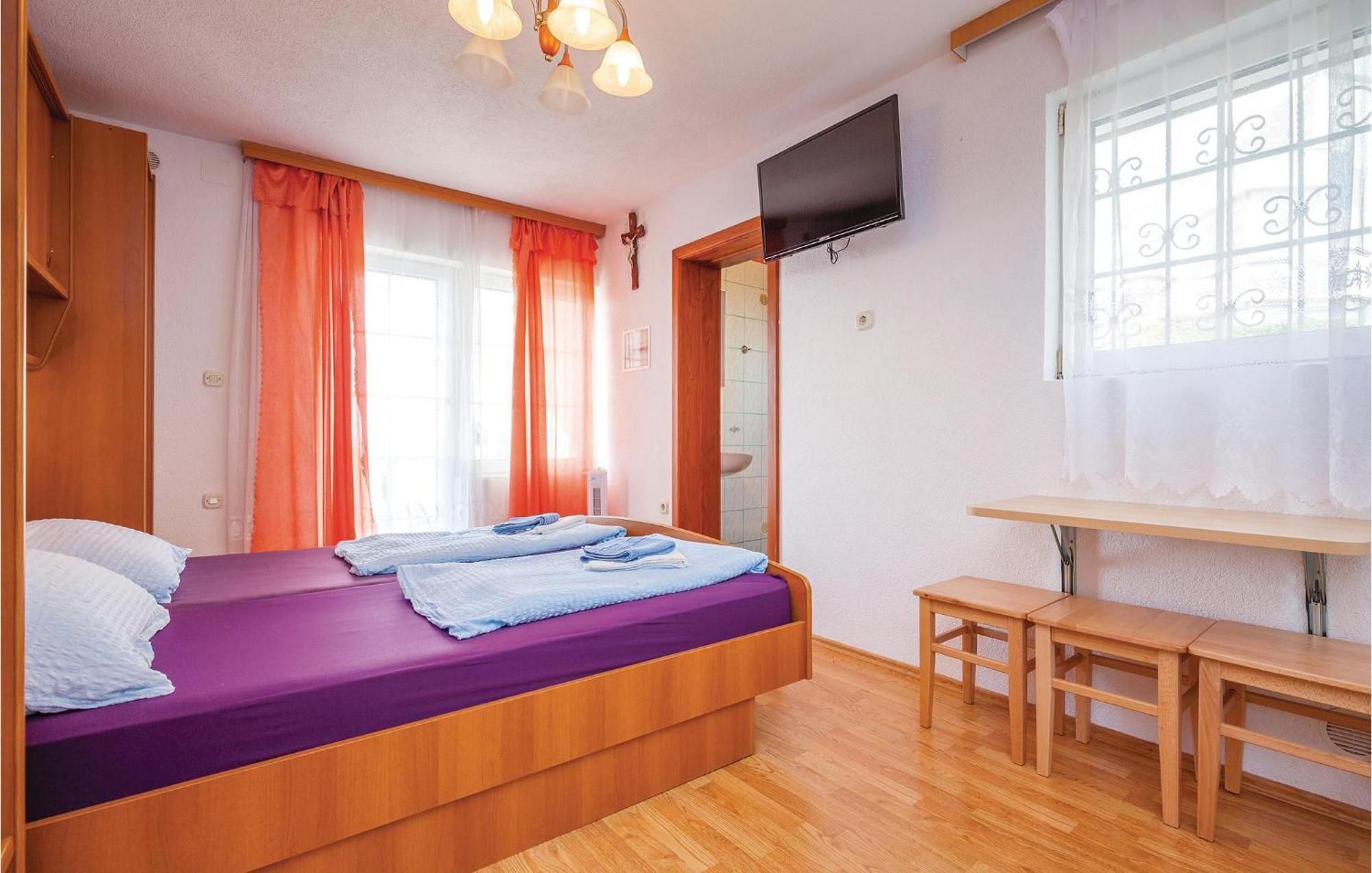 1 Bedroom Cozy Apartment In Crikvenica Bagian luar foto