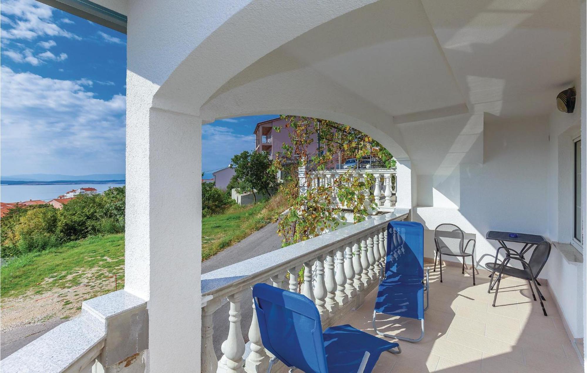 1 Bedroom Cozy Apartment In Crikvenica Bagian luar foto