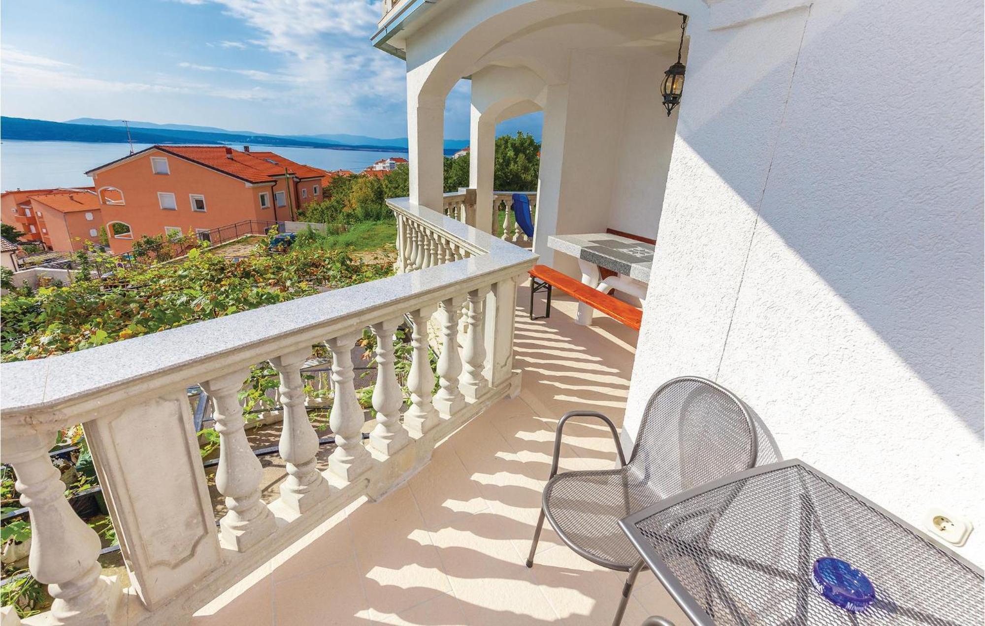 1 Bedroom Cozy Apartment In Crikvenica Bagian luar foto