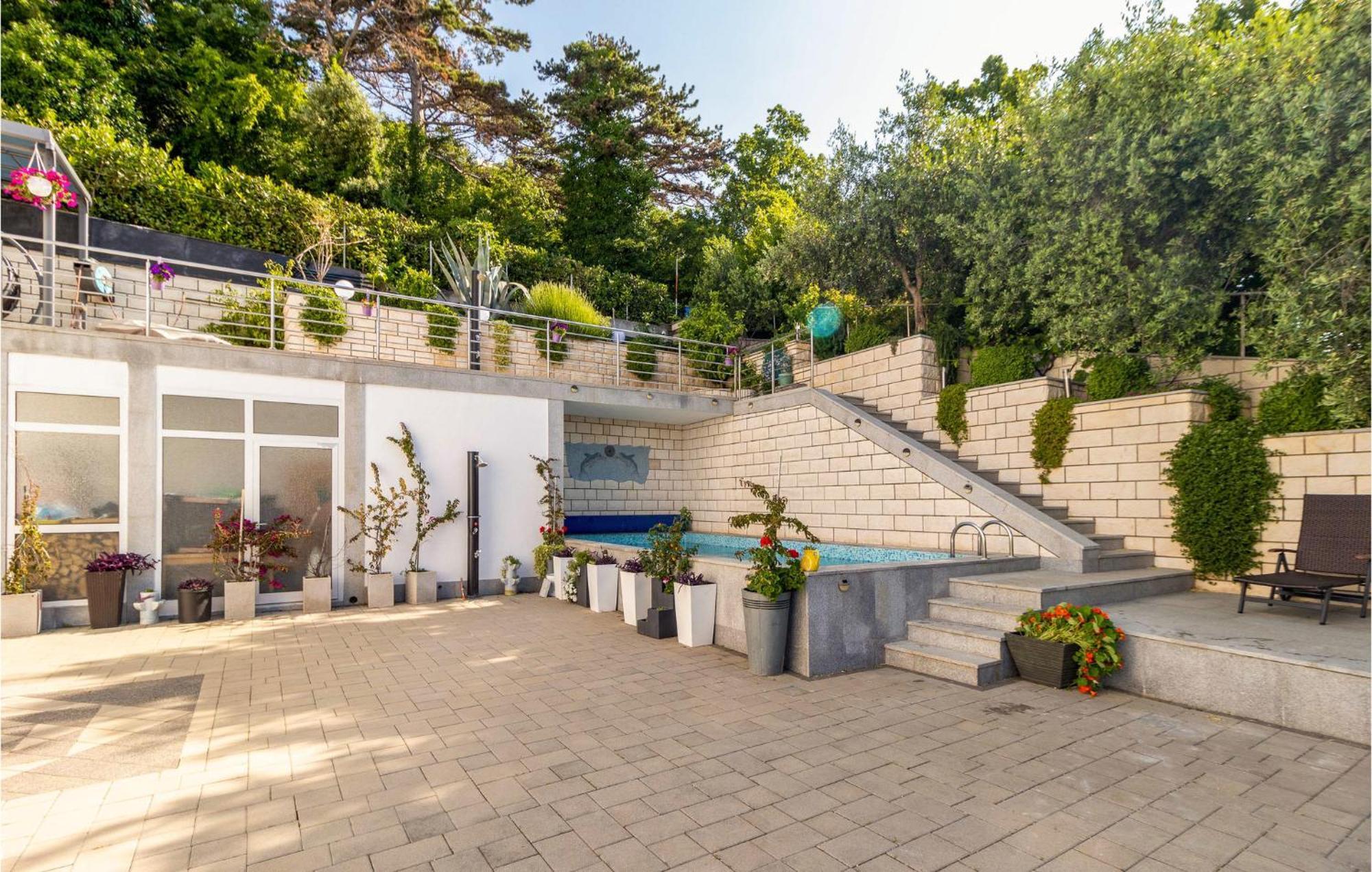 1 Bedroom Cozy Apartment In Crikvenica Bagian luar foto
