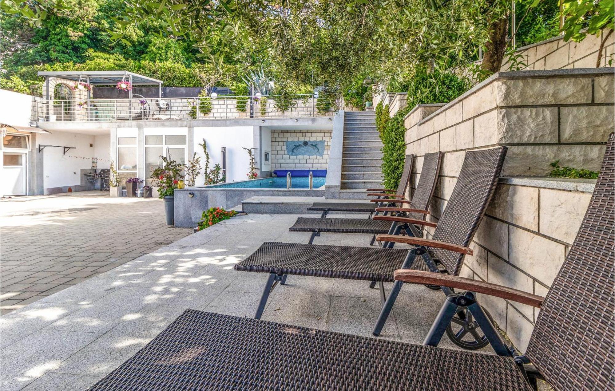 1 Bedroom Cozy Apartment In Crikvenica Bagian luar foto
