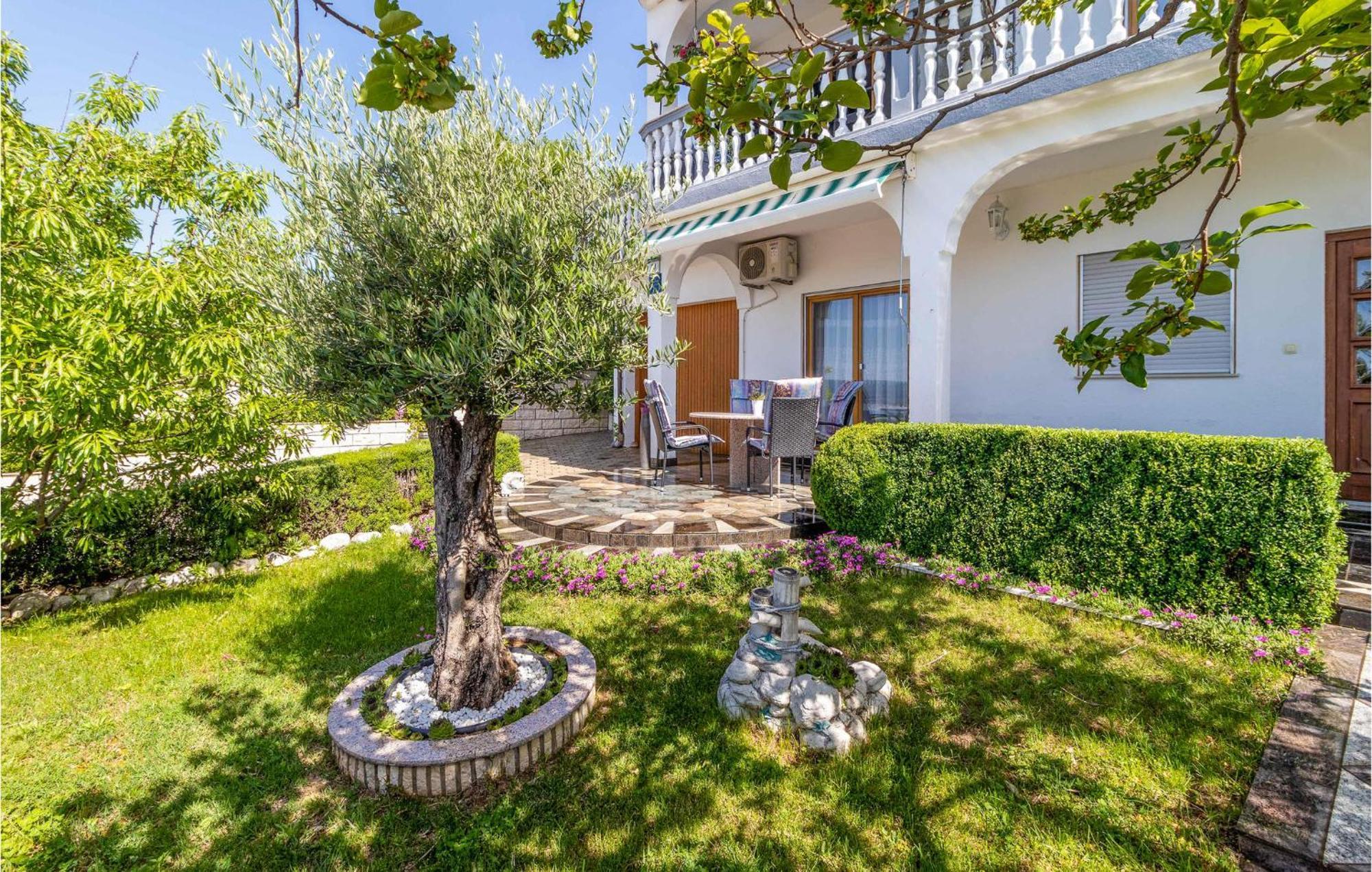 1 Bedroom Cozy Apartment In Crikvenica Bagian luar foto