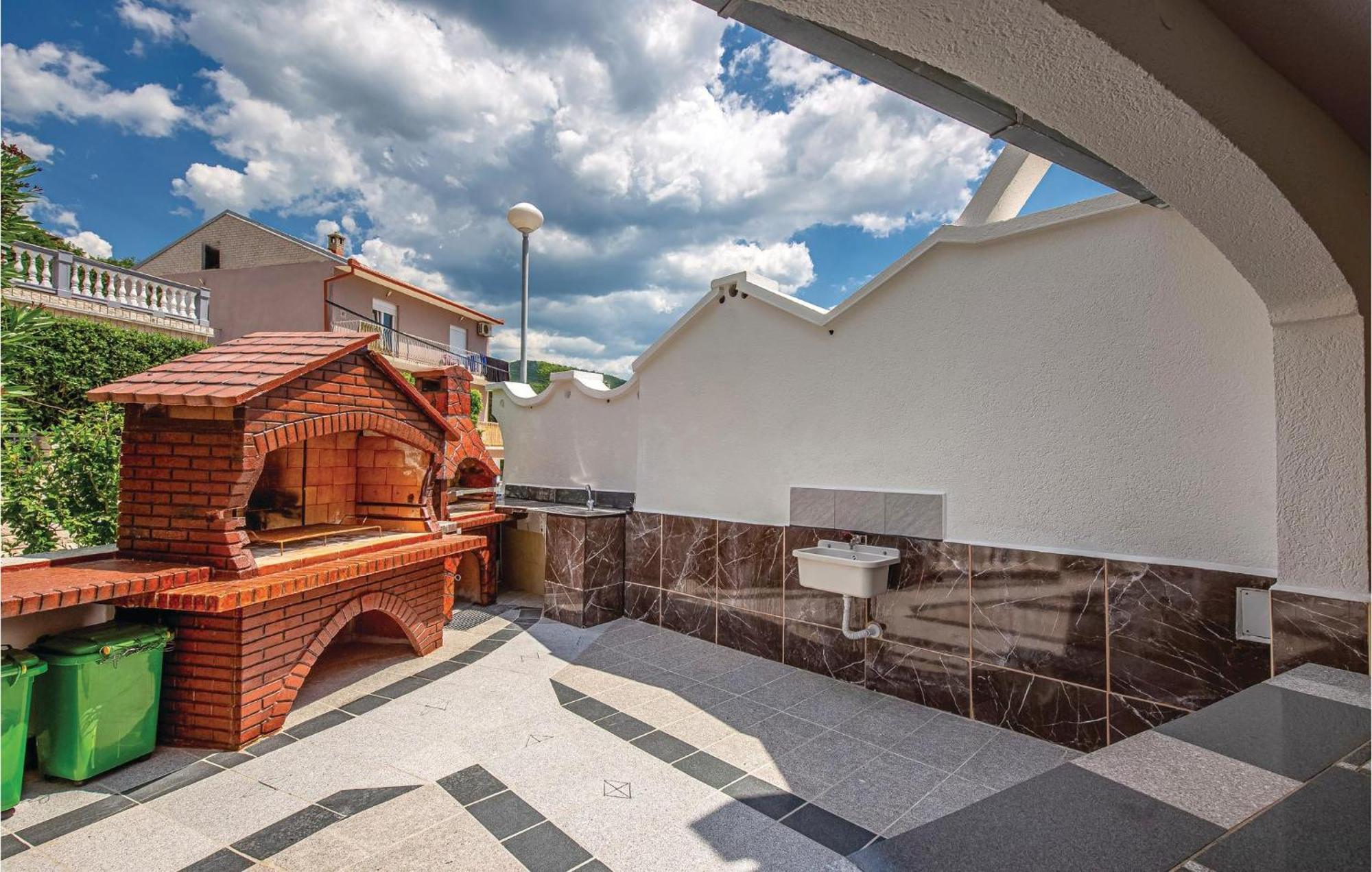 1 Bedroom Cozy Apartment In Crikvenica Bagian luar foto