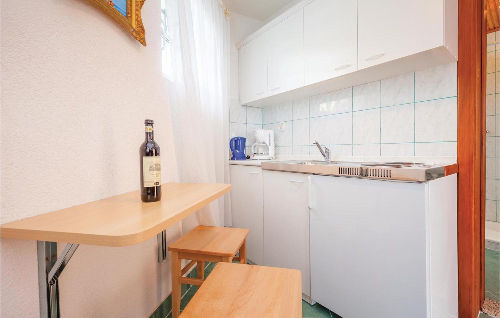 1 Bedroom Cozy Apartment In Crikvenica Bagian luar foto